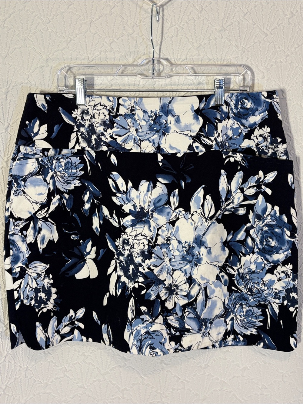 Floral Print Skort in Navy & White